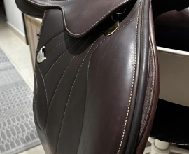 Bates Victrix Jump Saddle